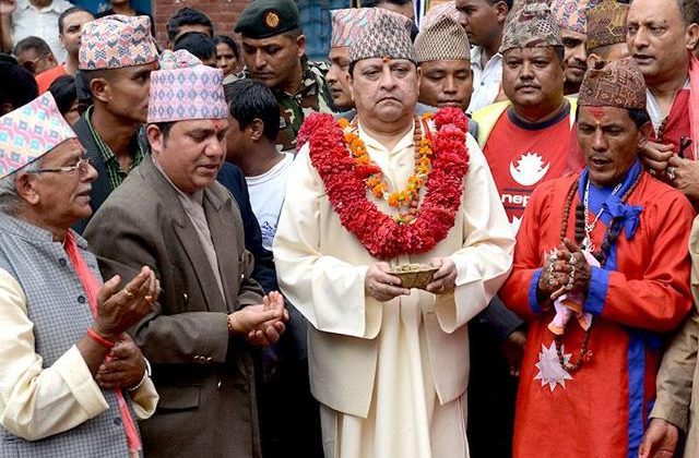 जबरजस्ती नर्गन पूर्वराजालाई दलहरूको आग्रह
