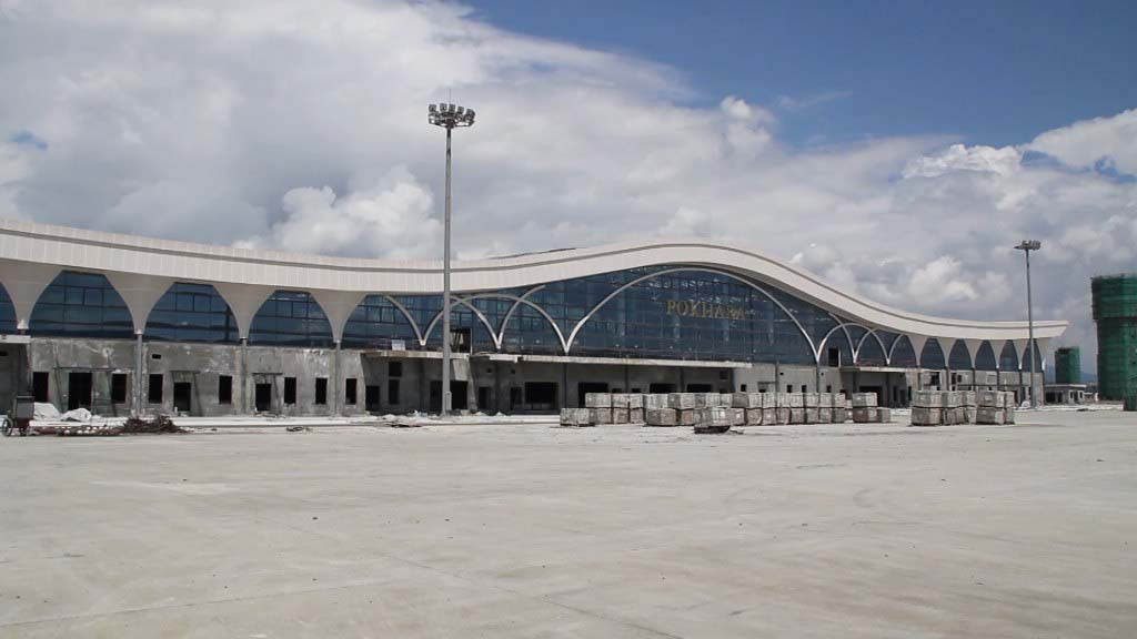 पोखरा अन्तर्राष्ट्रिय विमानस्थल निर्माणमा अनियमितता एवम् भ्रष्टाचार भएको निष्कर्ष निकालेको छ । राप्रपा सांसद राजेन्द्र लिङदेन संयोजकत्वको उपसमितिले नागरिक उड्डयन प्राधिकरणका