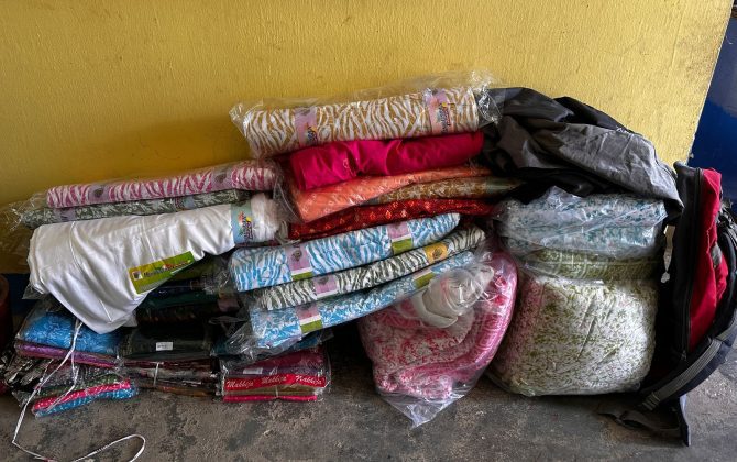 भन्सार छलेर ल्याएको कपडा प्रहरी नियन्त्रणमा