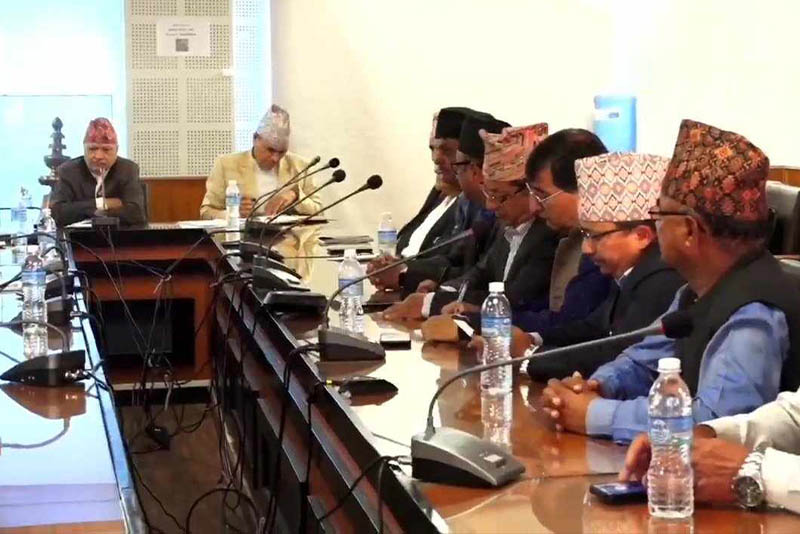 सरकार र आन्दोलनरत शिक्षकबीचको वार्ता सकिएको छ। सिंहदरबारस्थितशिक्षा मन्त्रालयमा शनिबार बिहान भएको वार्ता कुनै निष्कर्षमा नपुगी टुंगिएको हो।