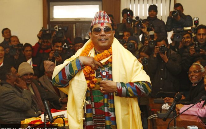 नागरिक उन्मुक्ति पार्टी (नाउपा)का संरक्षक रेशम चौधरी पक्राउ परेका छन् । आज नै जनमत पार्टी र नाउपाको पार्टी एकता घोषणा कार्यक्रम थियो । उनलाई त्यहीँबाट पक्राउ गरिएको प्रहरी स्रोतले जनाएको छ ।