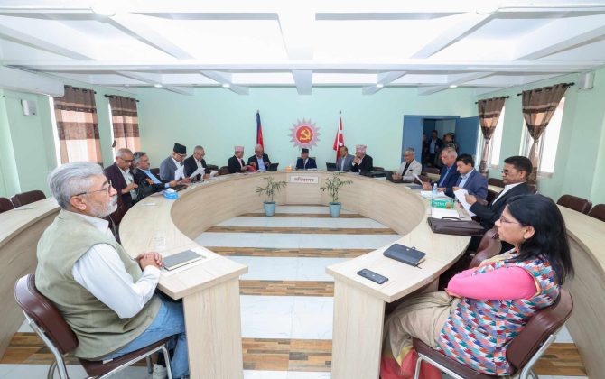 ज्ञानेन्द्रले अझै गल्ती गर्न खोज्दैछन् : एमाले