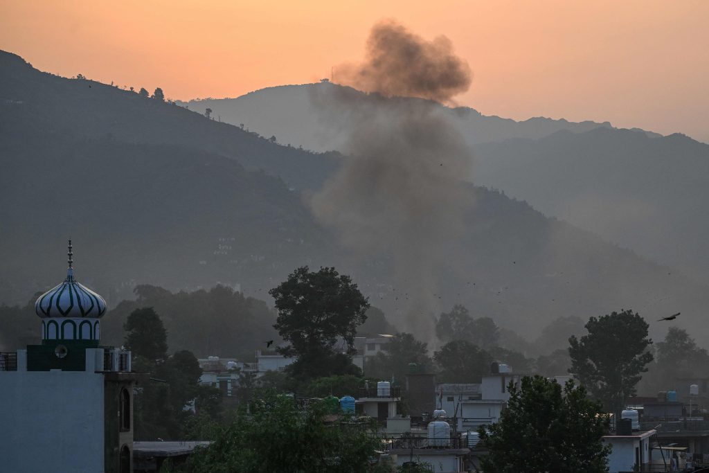 फेरी सुरु भयो युद्ध : पाकिस्तानले तीन घण्टामै युद्धविराम तोडेको भारतको आरोप