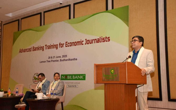 कर्जाको माग बढाउने गरि आगामी आवको मौद्रिक नीति आउनुपर्छः योजना आयोग सदस्य श्रेष्ठ