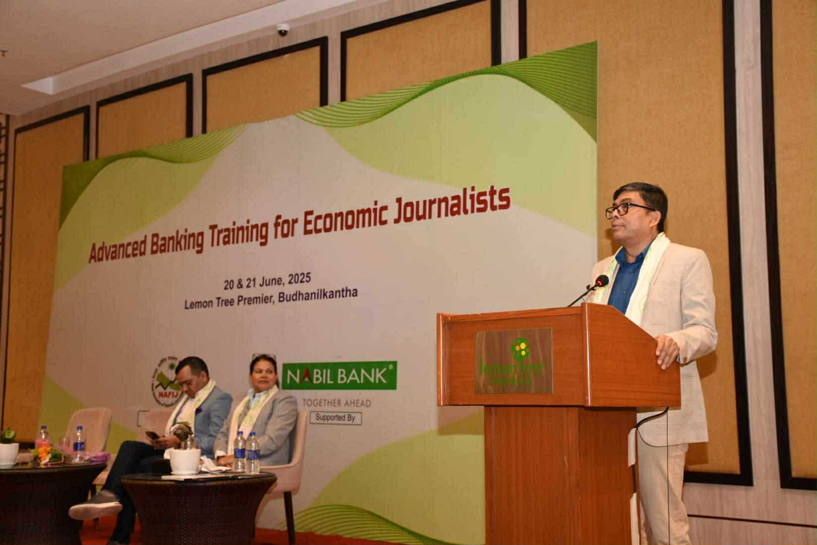 कर्जाको माग बढाउने गरि आगामी आवको मौद्रिक नीति आउनुपर्छः योजना आयोग सदस्य श्रेष्ठ