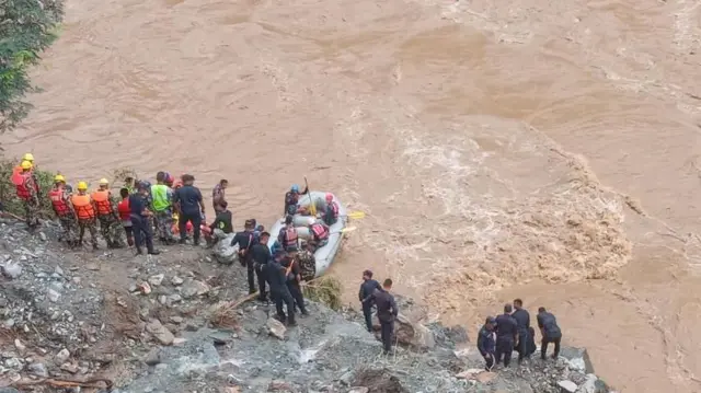 सिमलताल घटनाको एक बर्ष : त्रिशुली नदिमा बेपत्ता भएका दुई बस अझै भेटिएनन्