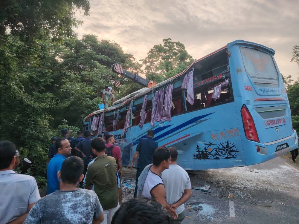 कपिलवस्तुमा यात्रुबाहक बस दुर्घटना, २९ जना घाइते