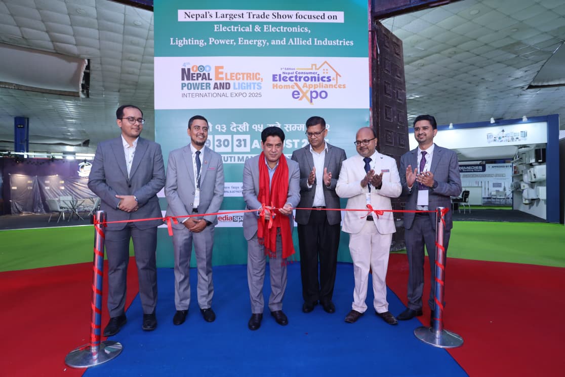 उद्योग, वाणिज्य तथा आपूर्ति मन्त्री मन्त्री दामोदर भण्डारी द्वारा ‘इलेक्ट्रिक एंड इलेक्ट्रोनिक्स’ अन्तर्राष्ट्रिय प्रदर्शनी उद्घाटन