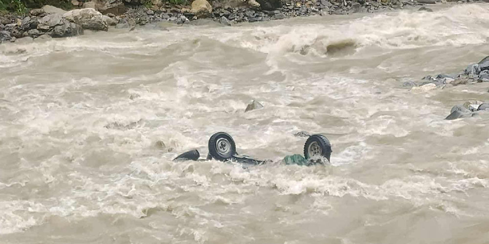 दार्चुलामा अटो दुर्घटना, एकको मृत्यु दुई बेपत्ता