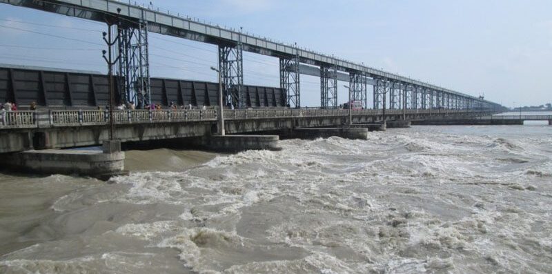 कोशी ब्यारेजको ३१ ढोका खोलियो
