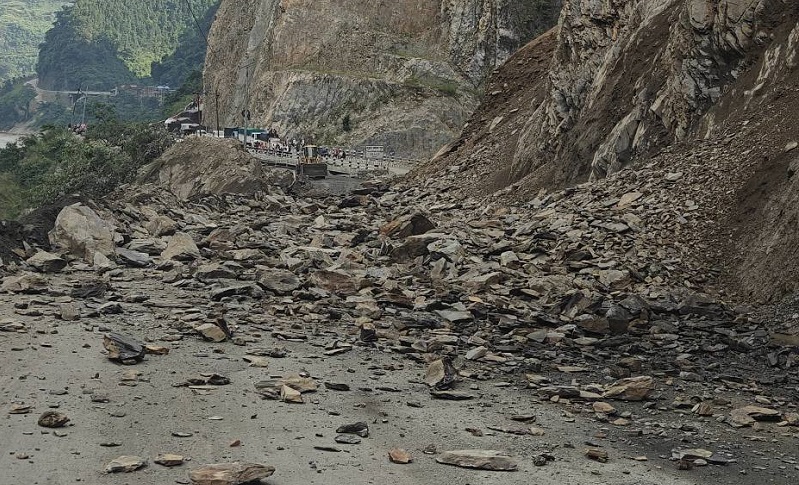तुइन खोलामा पहिरोको जोखिम कायमै