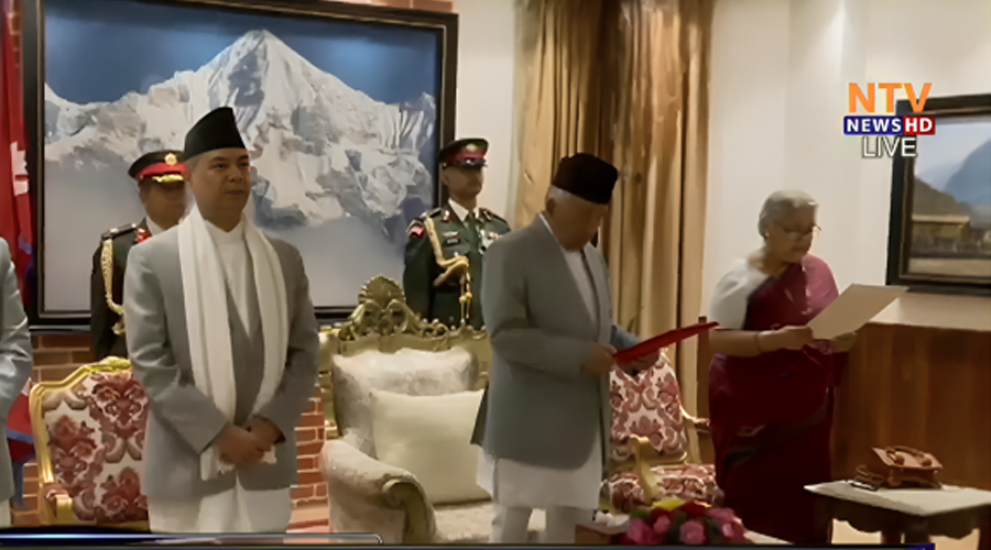 उनले सबै मन्त्रालयमा आफ्नो जिम्मेवारी रहने गरि पद तथा गोपनियताको शपथ लिएकी हुन ।