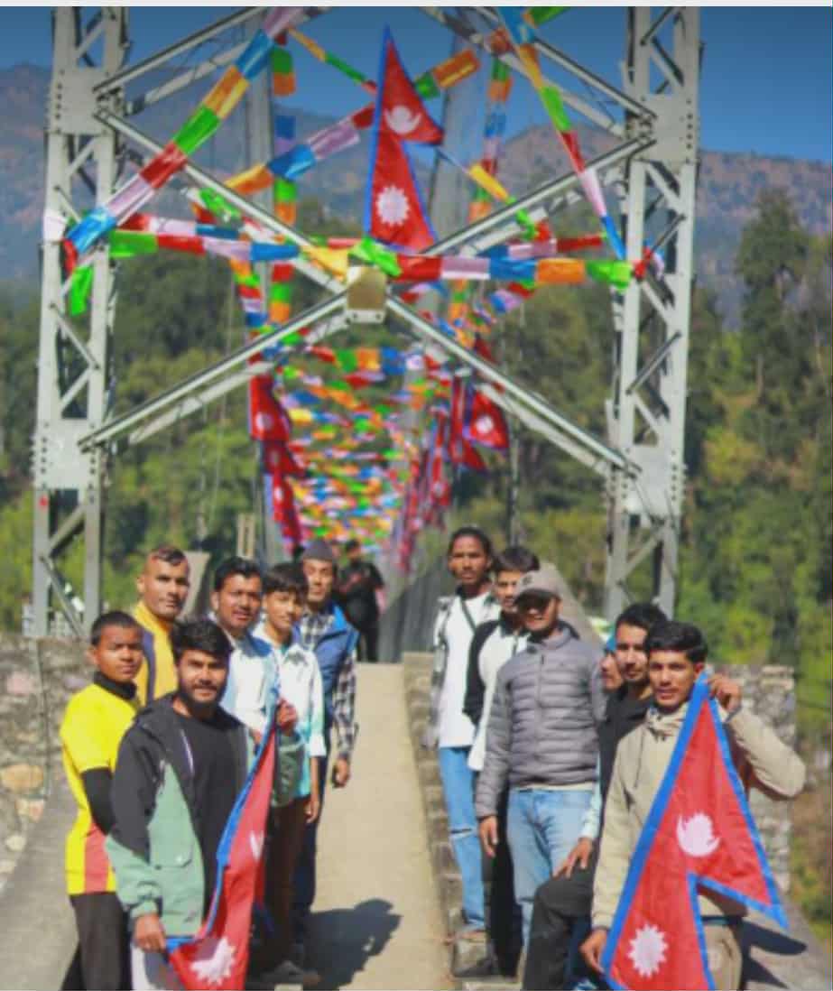 नविन विष्टको नेतृत्वमा राष्ट्रिय झण्डाले सजियो आलिताल स्थित मेरो झोलुङ्गे पुल